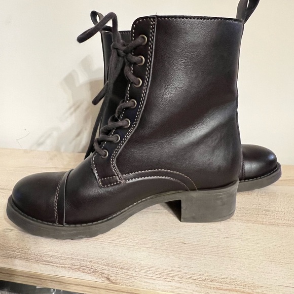 Women's Brown Italian Lace-Up Boots - Picture 4 of 16